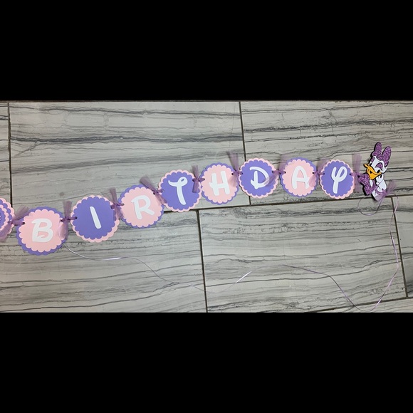 Minnie & Daisy Happy Birthday banner & props - Picture 5 of 8